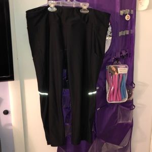 Xersion capri leggings